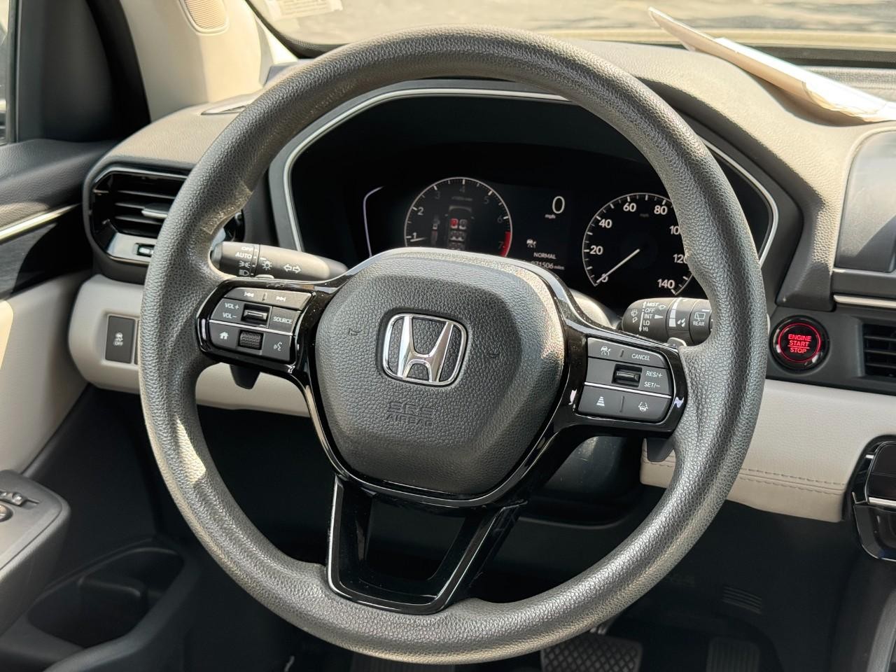Honda Pilot Vehicle Full-screen Gallery Image 14