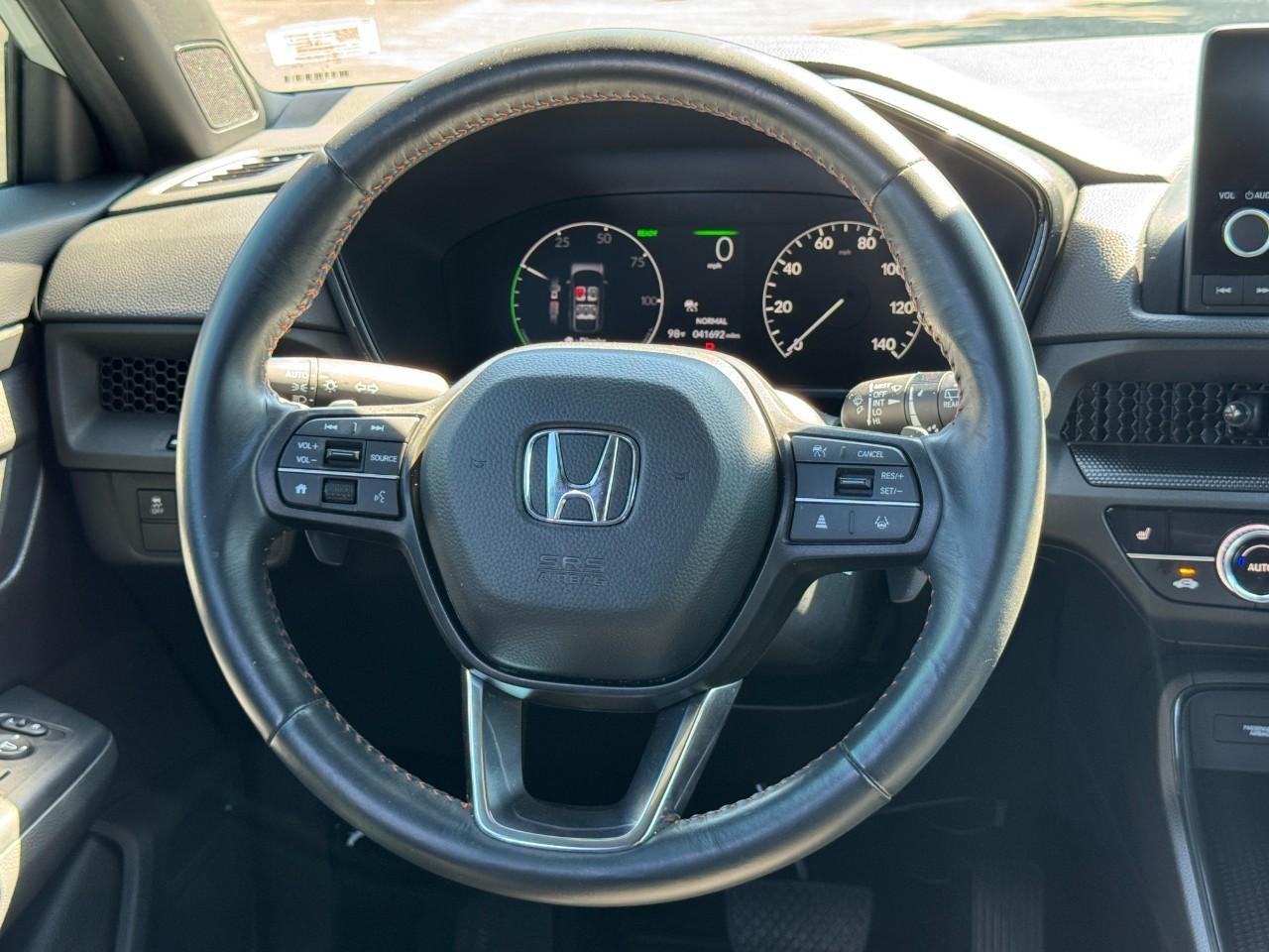 Honda CR-V Hybrid Vehicle Full-screen Gallery Image 15