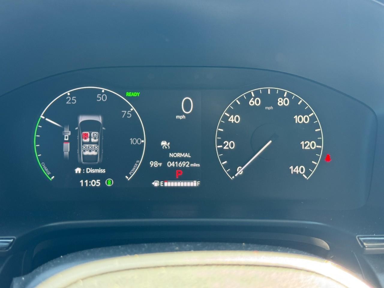 Honda CR-V Hybrid Vehicle Full-screen Gallery Image 23