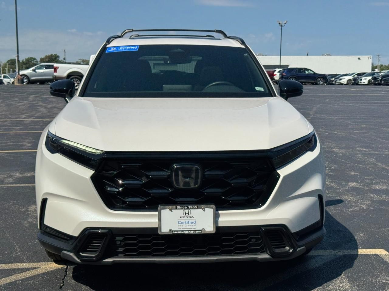 Honda CR-V Hybrid Vehicle Full-screen Gallery Image 11