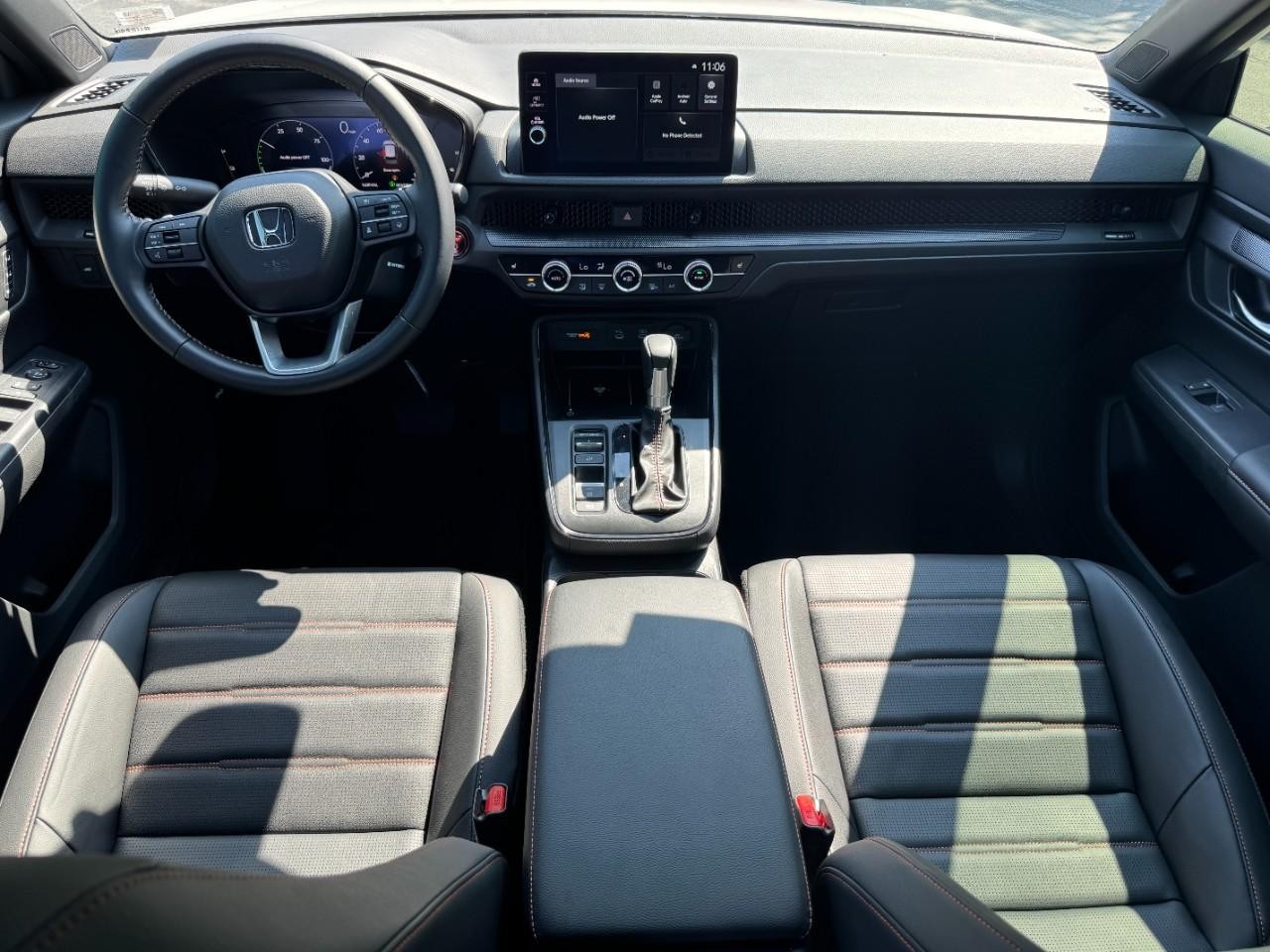 Honda CR-V Hybrid Vehicle Full-screen Gallery Image 14