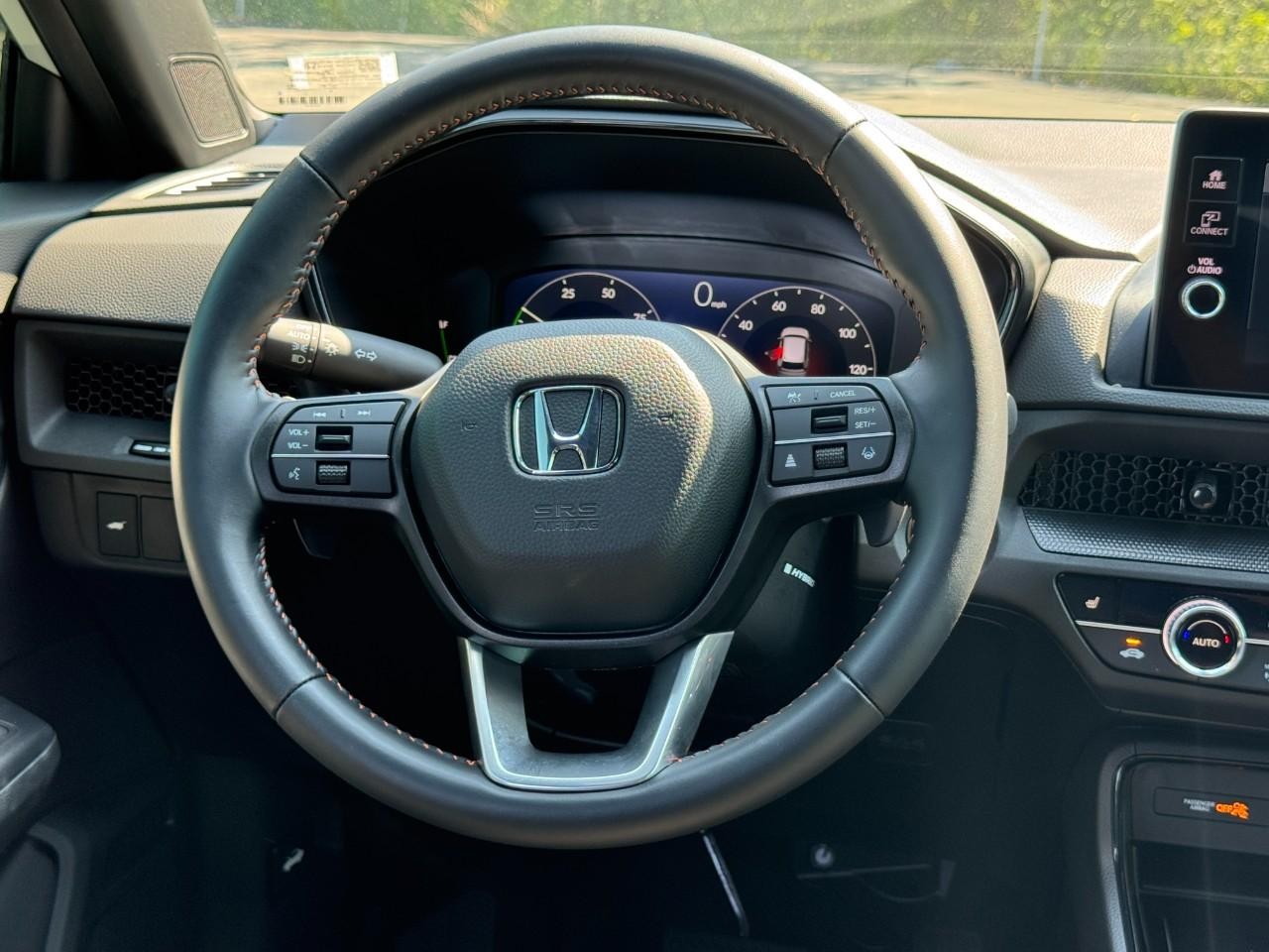 Honda CR-V Hybrid Vehicle Full-screen Gallery Image 15