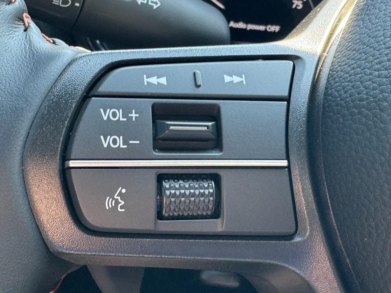 Honda CR-V Hybrid Vehicle Full-screen Gallery Image 22