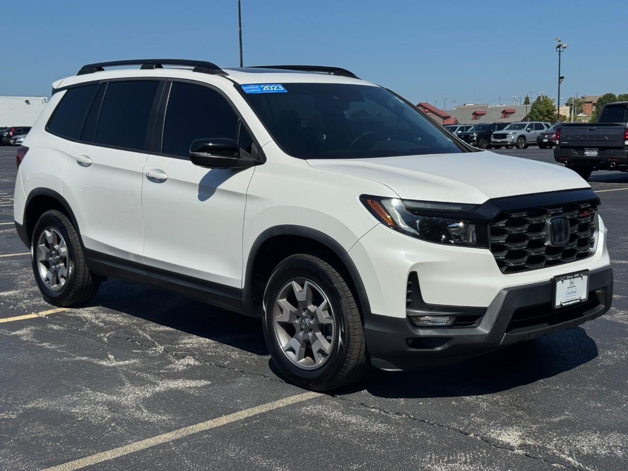 Honda Passport Vehicle Full-screen Gallery Image 02