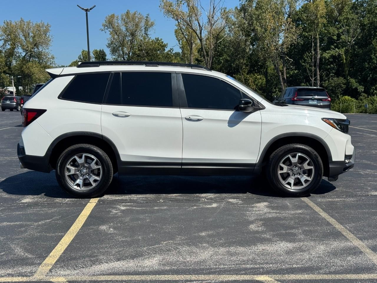 Honda Passport Vehicle Full-screen Gallery Image 03