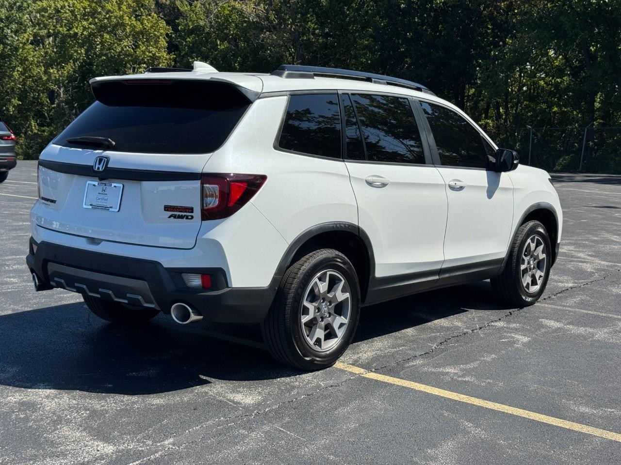 Honda Passport Vehicle Full-screen Gallery Image 04