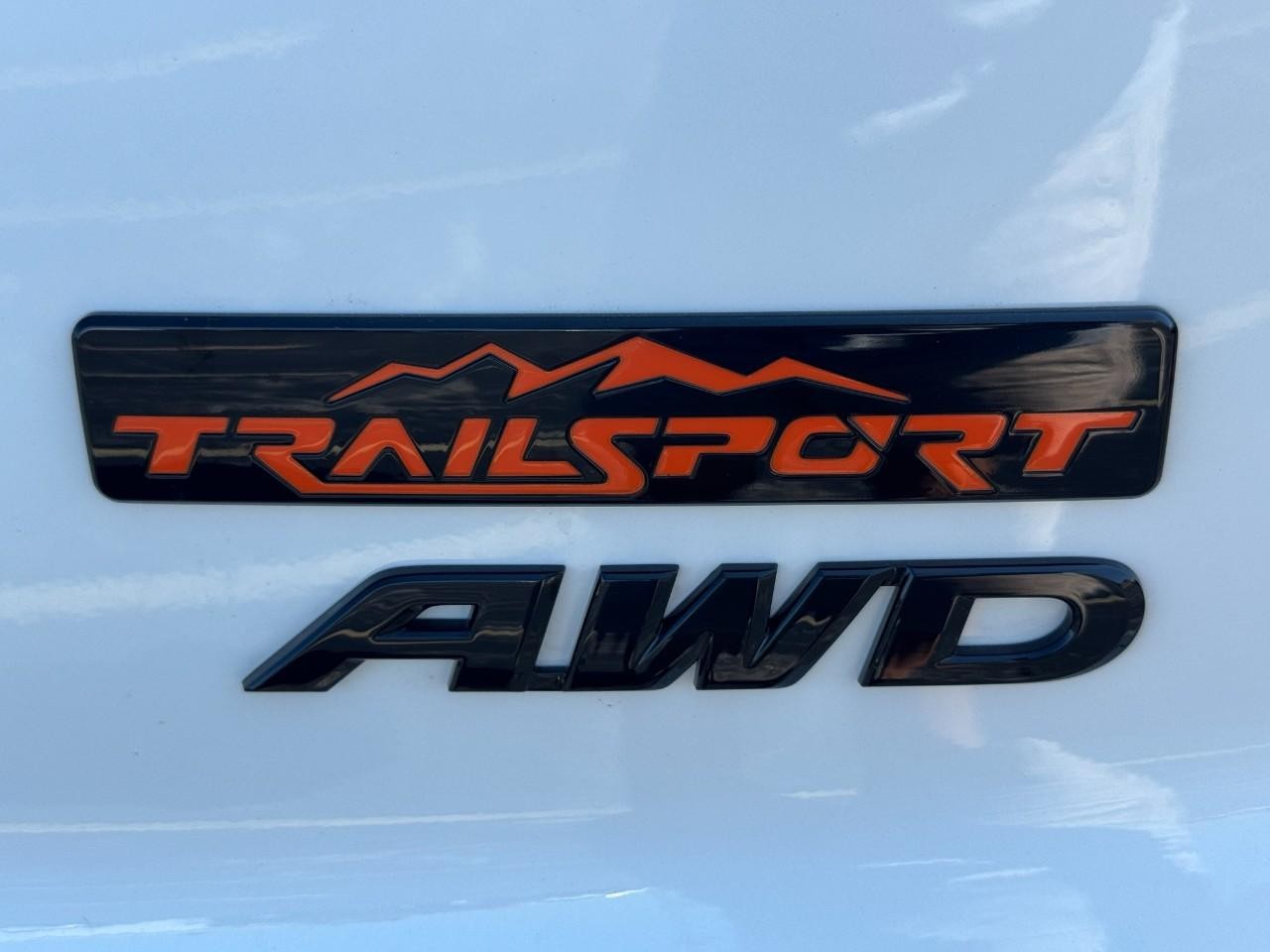 Honda Passport Vehicle Full-screen Gallery Image 05