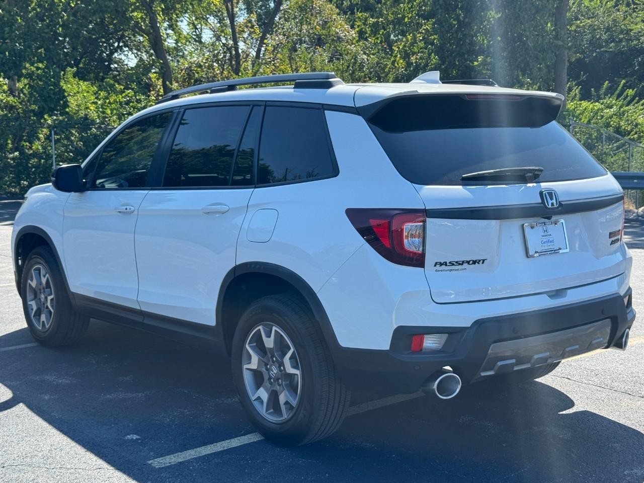 Honda Passport Vehicle Full-screen Gallery Image 08