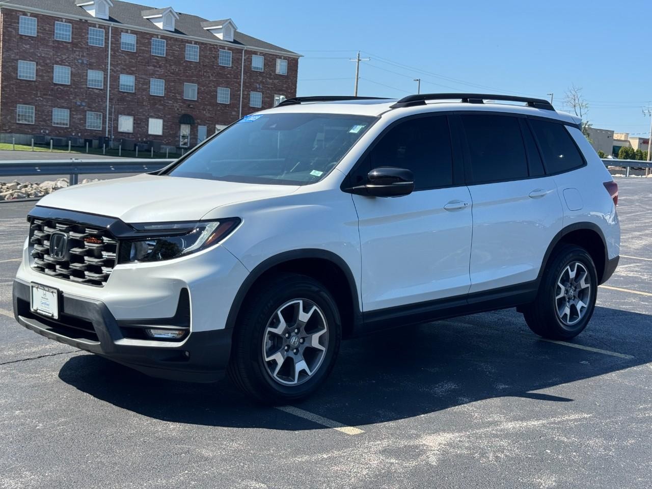 Honda Passport Vehicle Full-screen Gallery Image 10
