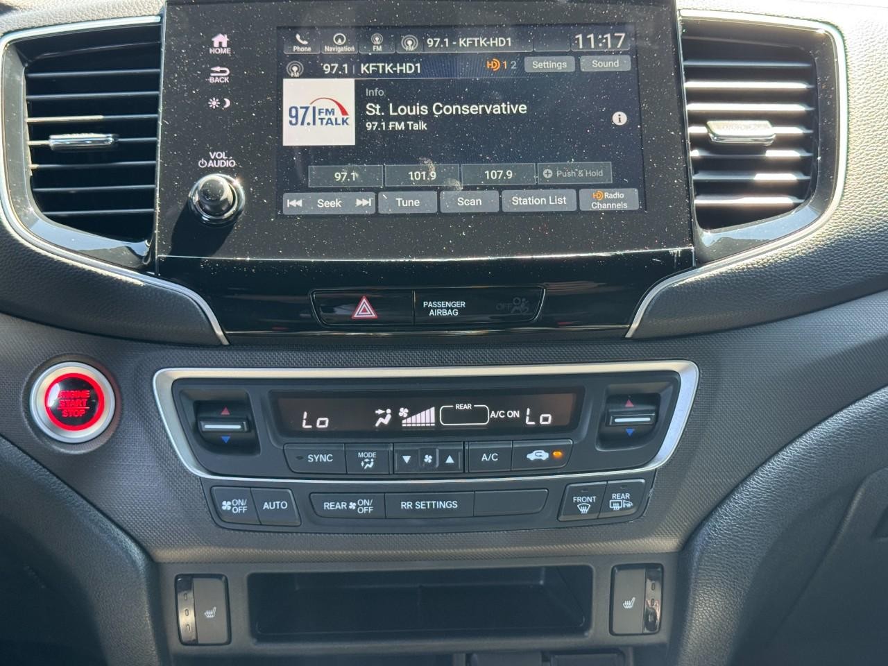 Honda Passport Vehicle Full-screen Gallery Image 16