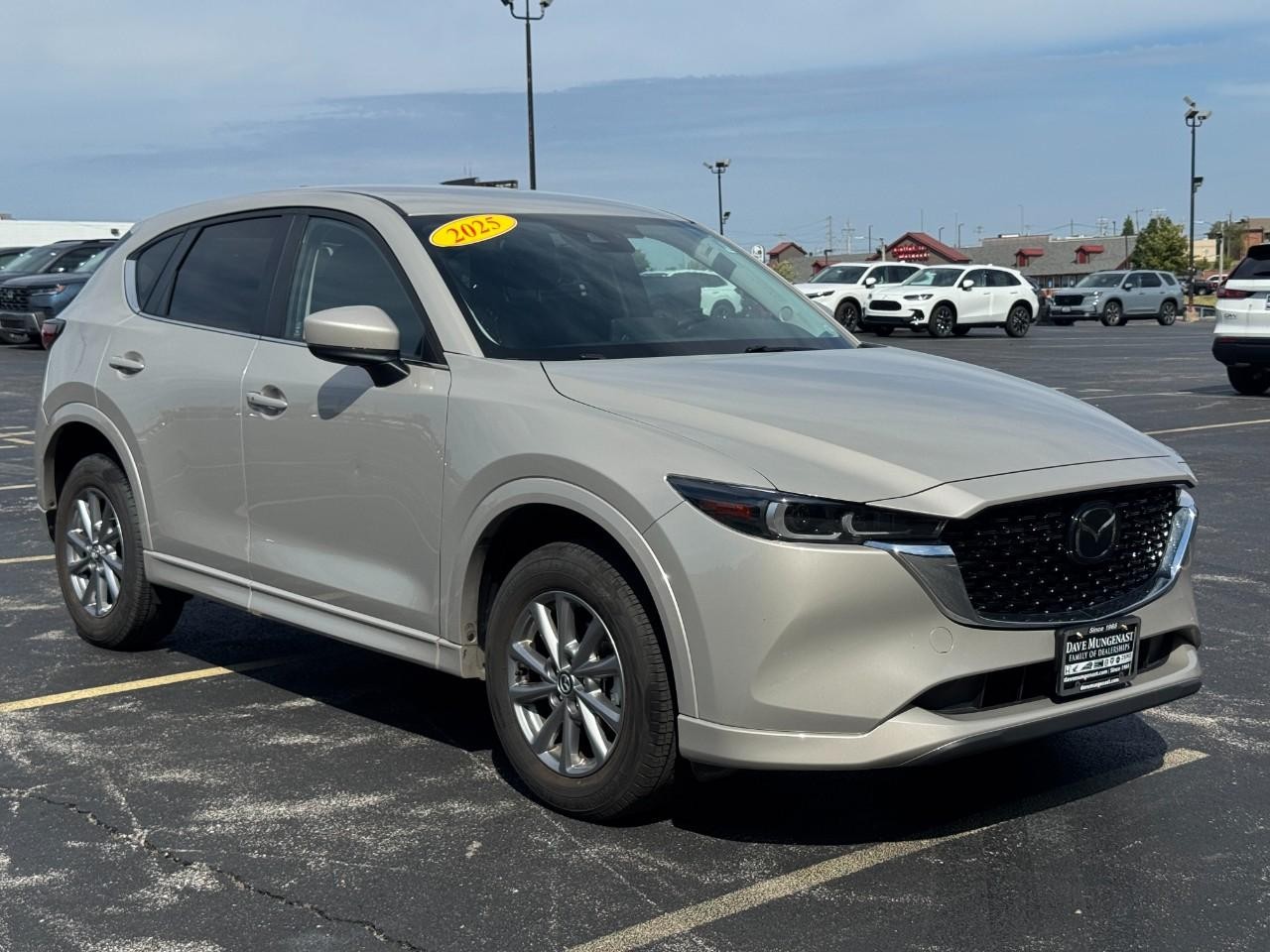 Mazda CX-5 Vehicle Full-screen Gallery Image 02