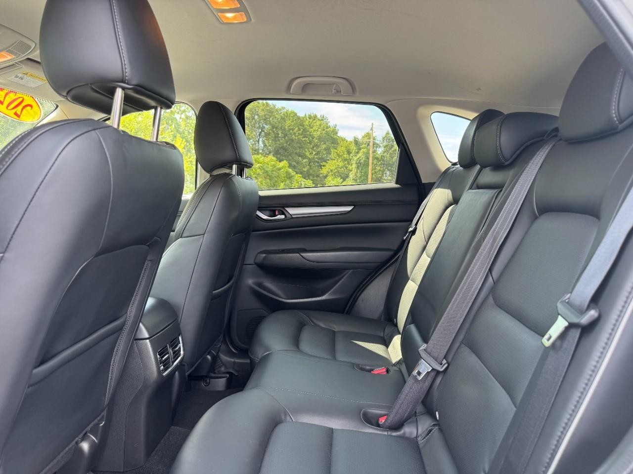 Mazda CX-5 Vehicle Full-screen Gallery Image 12
