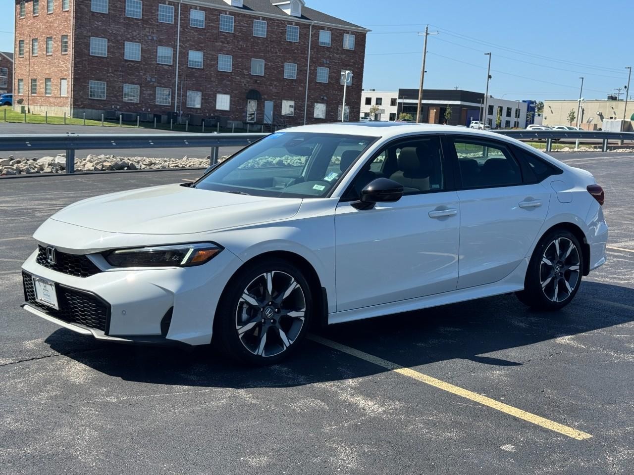 Honda Civic Sedan Hybrid Vehicle Full-screen Gallery Image 10