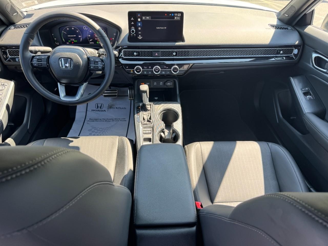 Honda Civic Sedan Hybrid Vehicle Full-screen Gallery Image 13