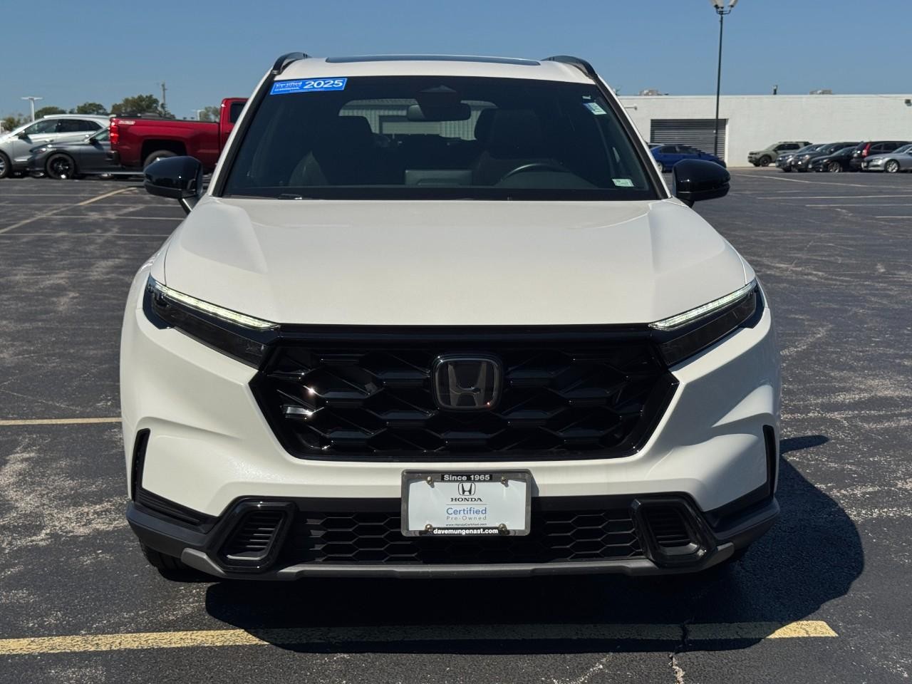 Honda CR-V Hybrid Vehicle Full-screen Gallery Image 11