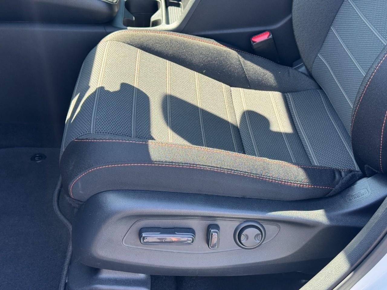 Honda CR-V Hybrid Vehicle Full-screen Gallery Image 19