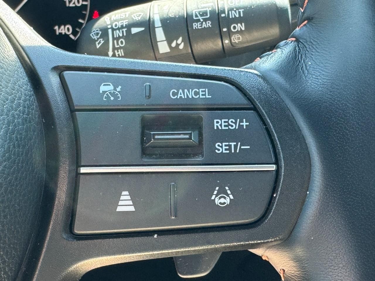 Honda CR-V Hybrid Vehicle Full-screen Gallery Image 22