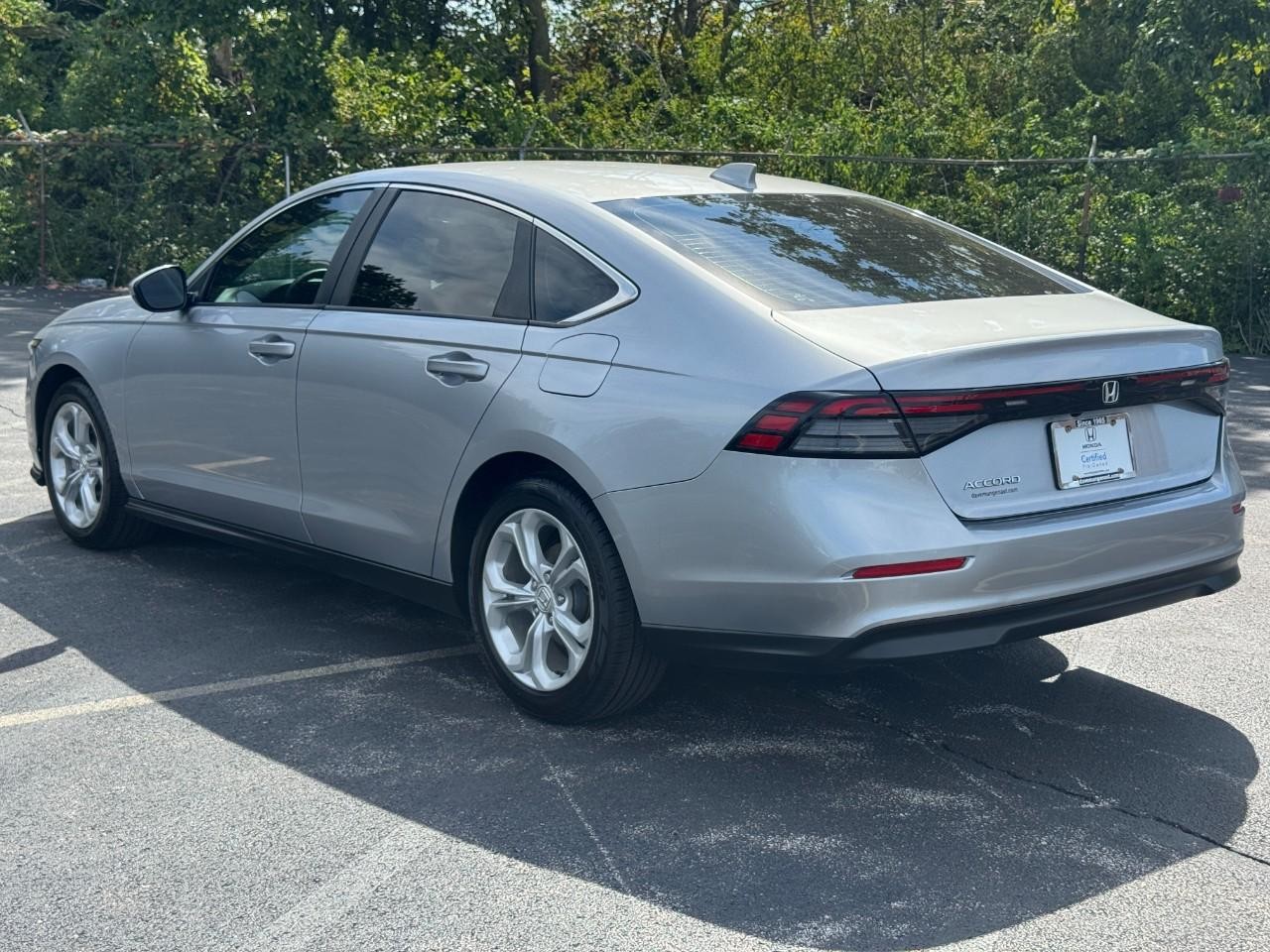 Honda Accord Sedan Vehicle Full-screen Gallery Image 07