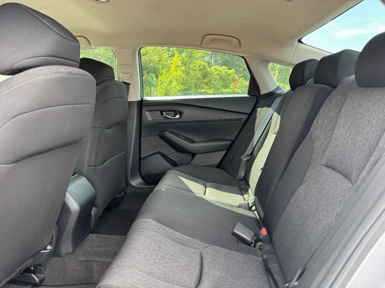 Honda Accord Sedan Vehicle Full-screen Gallery Image 11