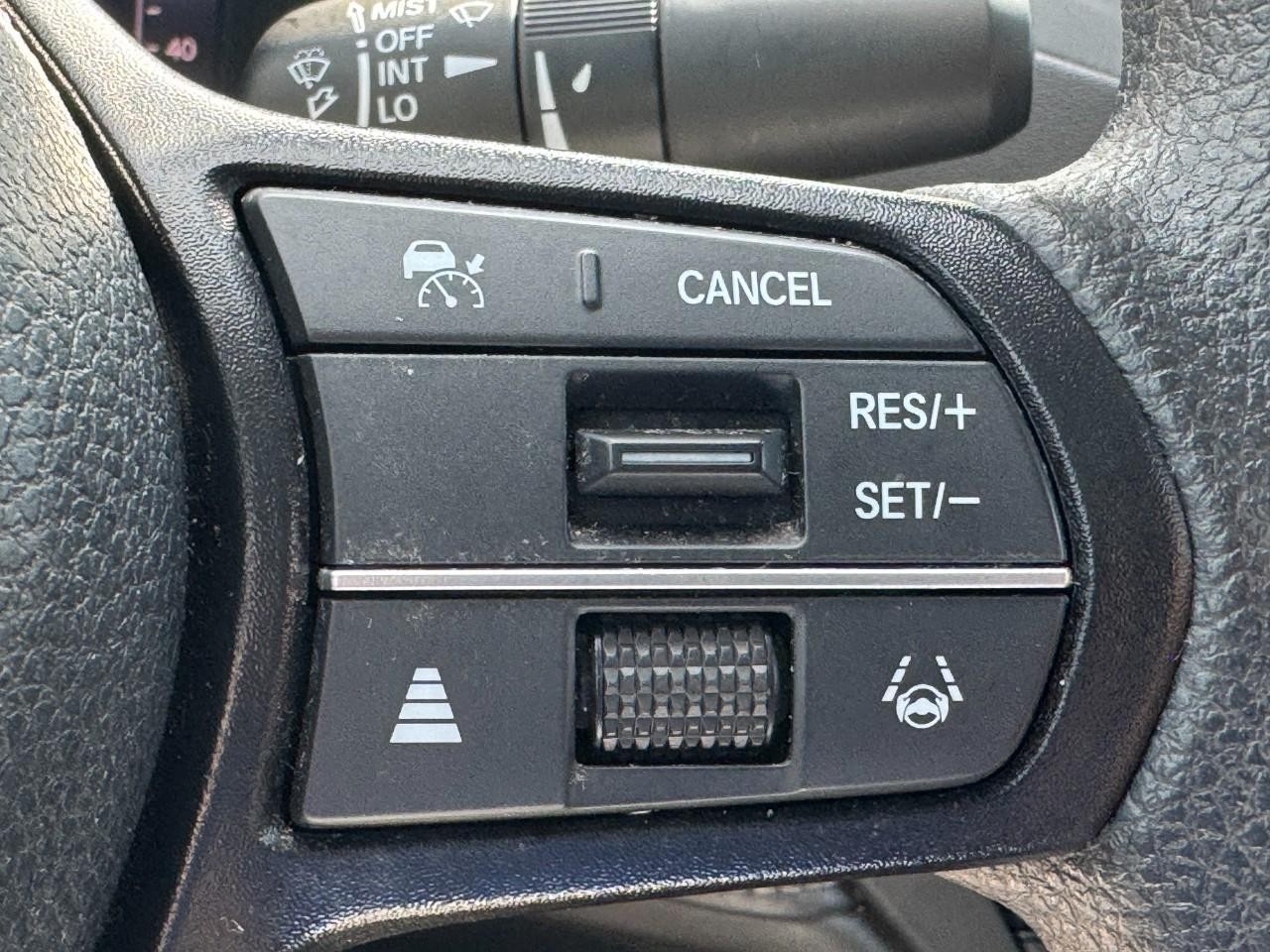Honda Accord Sedan Vehicle Full-screen Gallery Image 20
