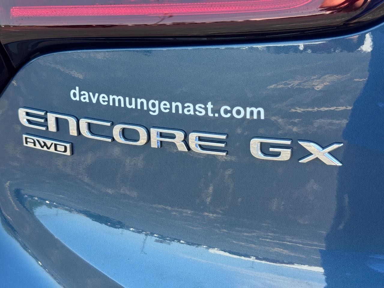 Buick Encore GX Vehicle Full-screen Gallery Image 05