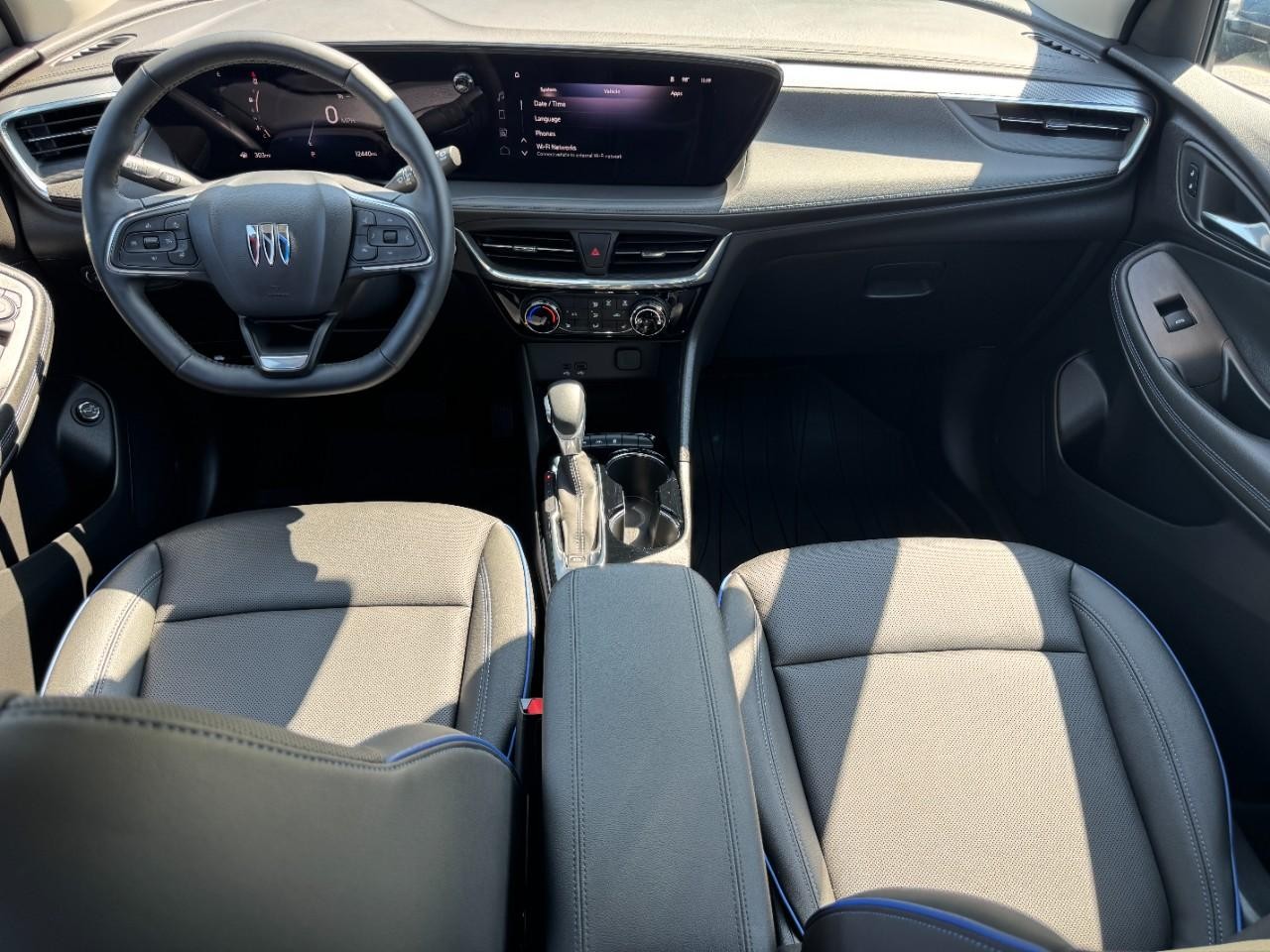 Buick Encore GX Vehicle Full-screen Gallery Image 13