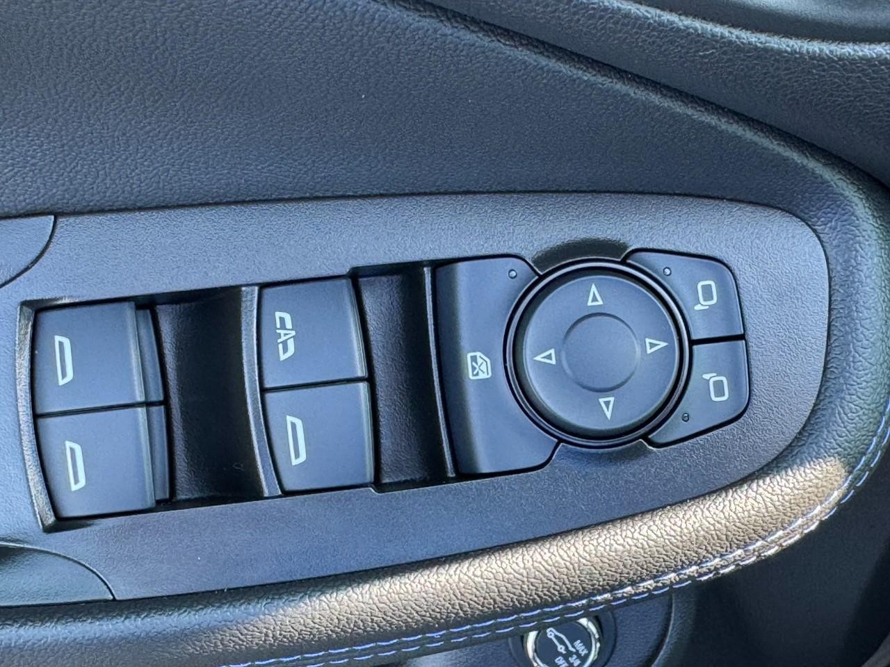 Buick Encore GX Vehicle Full-screen Gallery Image 19