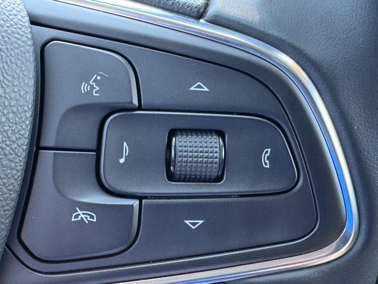 Buick Encore GX Vehicle Full-screen Gallery Image 21