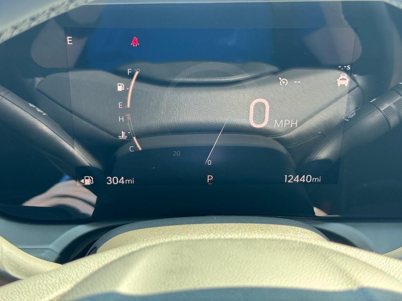 Buick Encore GX Vehicle Full-screen Gallery Image 22