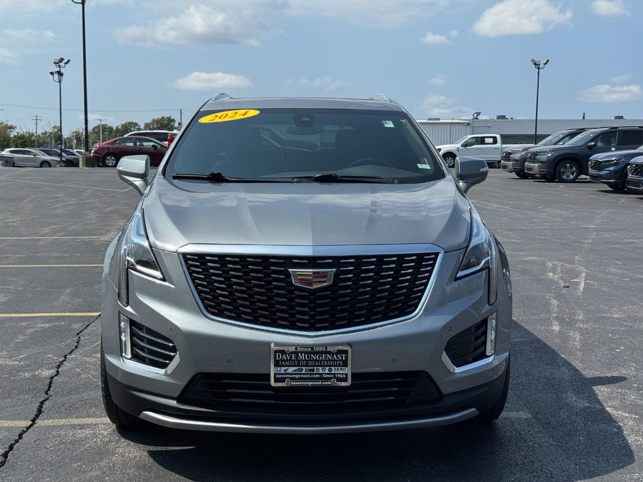Cadillac XT5 Vehicle Full-screen Gallery Image 10