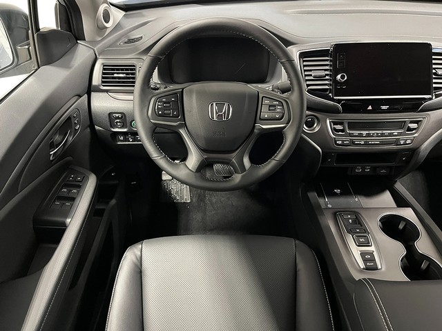Honda Ridgeline Vehicle Full-screen Gallery Image 15