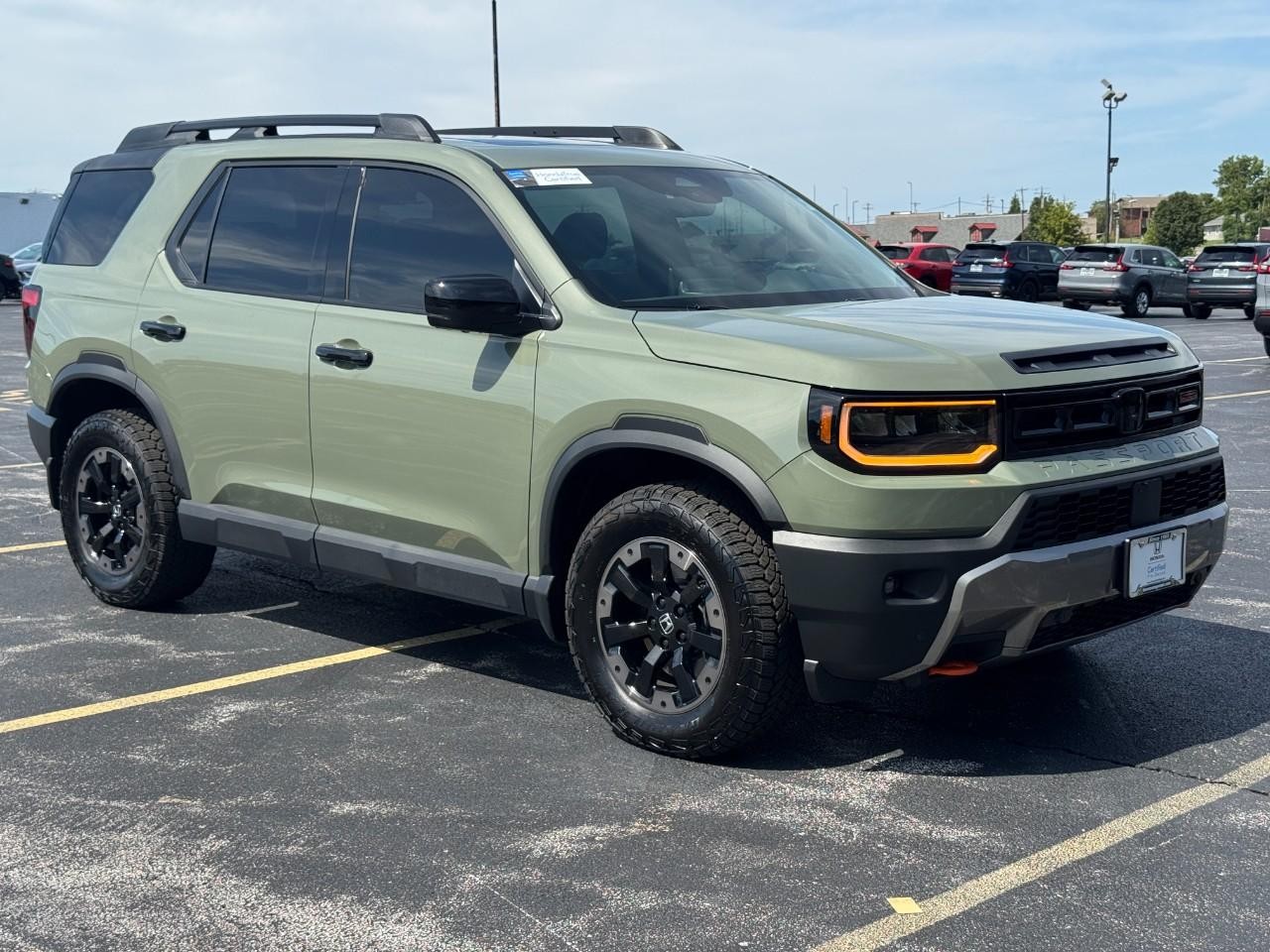 Honda Passport Vehicle Full-screen Gallery Image 02