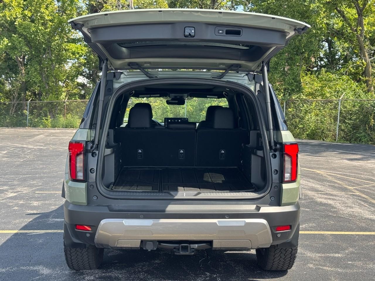 Honda Passport Vehicle Full-screen Gallery Image 07