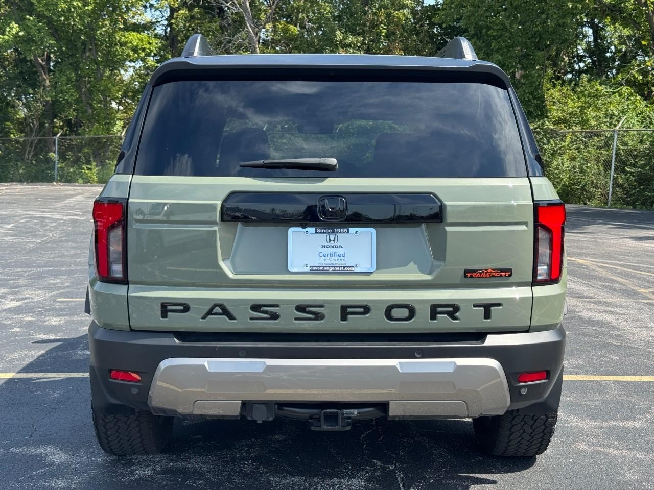 Honda Passport Vehicle Full-screen Gallery Image 08