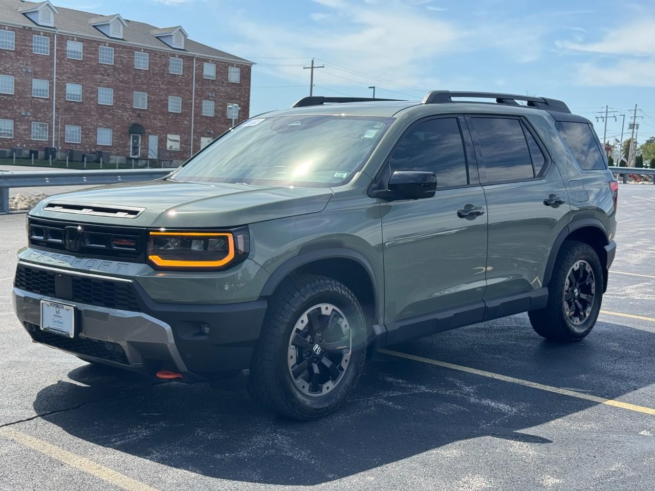 Honda Passport Vehicle Full-screen Gallery Image 12