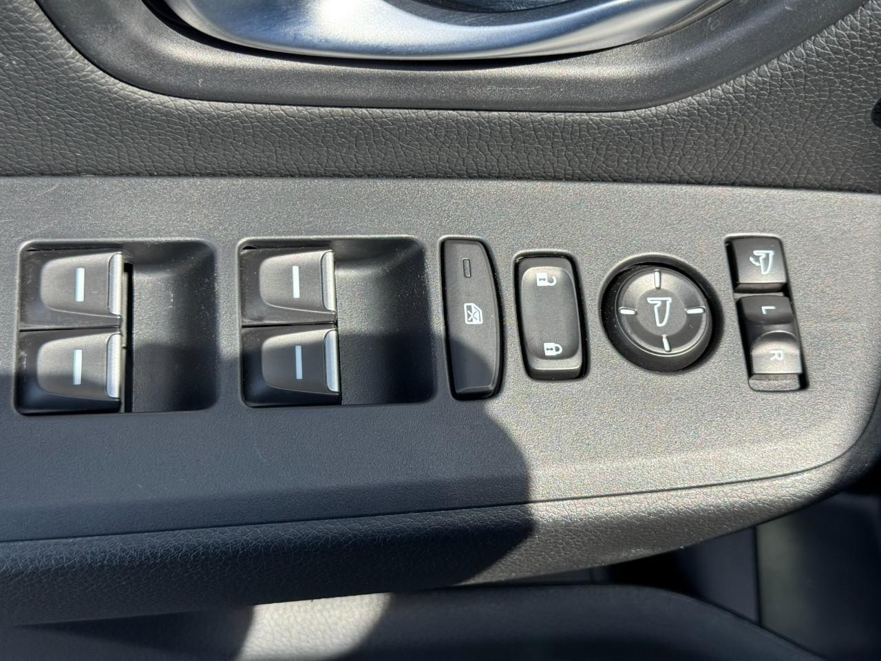 Honda Passport Vehicle Full-screen Gallery Image 26