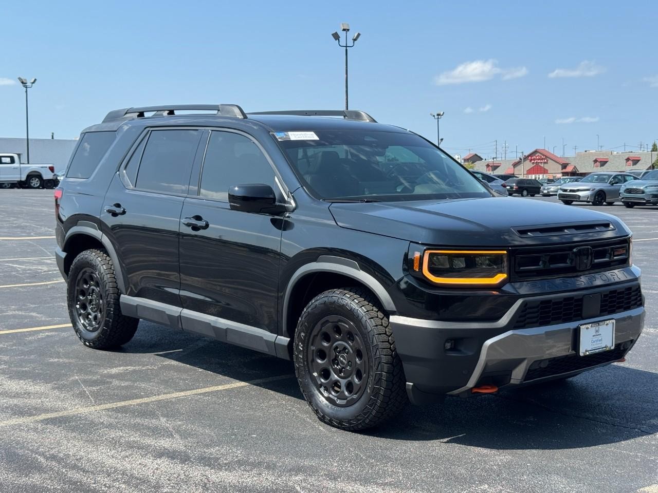 Honda Passport Vehicle Full-screen Gallery Image 02