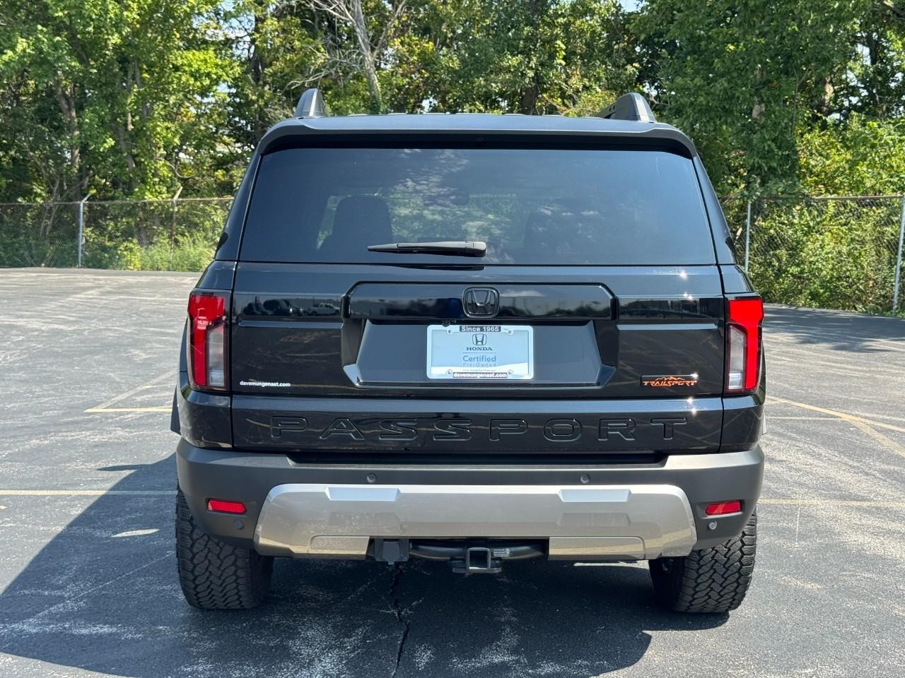Honda Passport Vehicle Full-screen Gallery Image 07