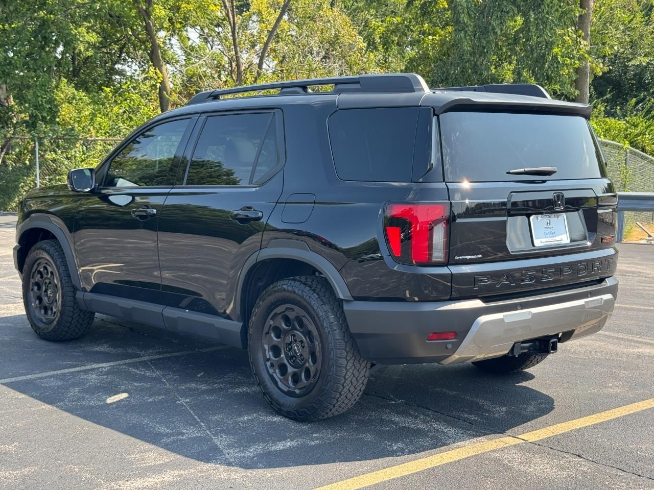 Honda Passport Vehicle Full-screen Gallery Image 08