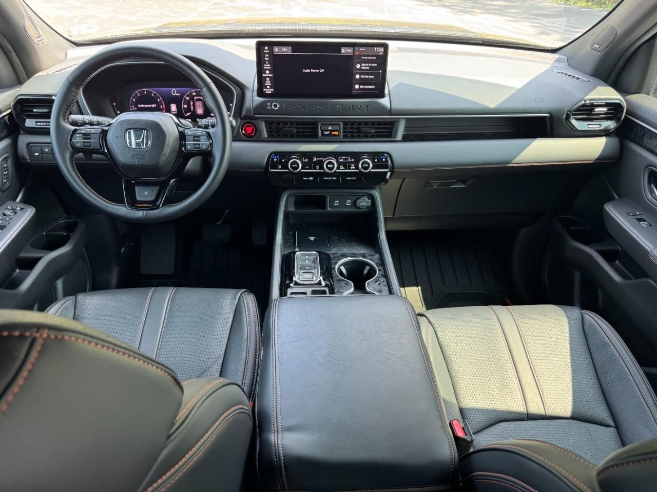 Honda Passport Vehicle Full-screen Gallery Image 14
