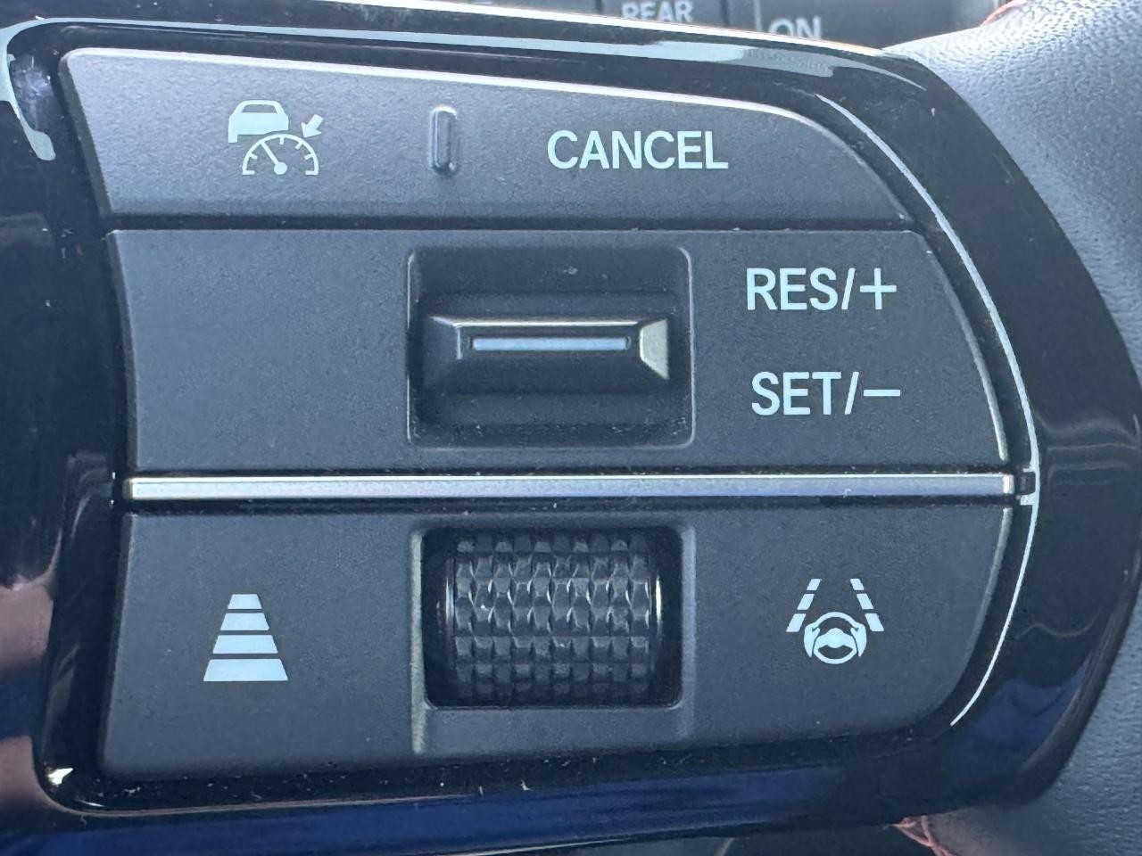 Honda Passport Vehicle Full-screen Gallery Image 23