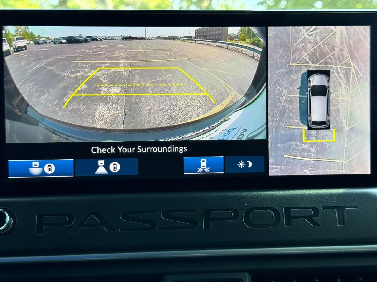 Honda Passport Vehicle Full-screen Gallery Image 27