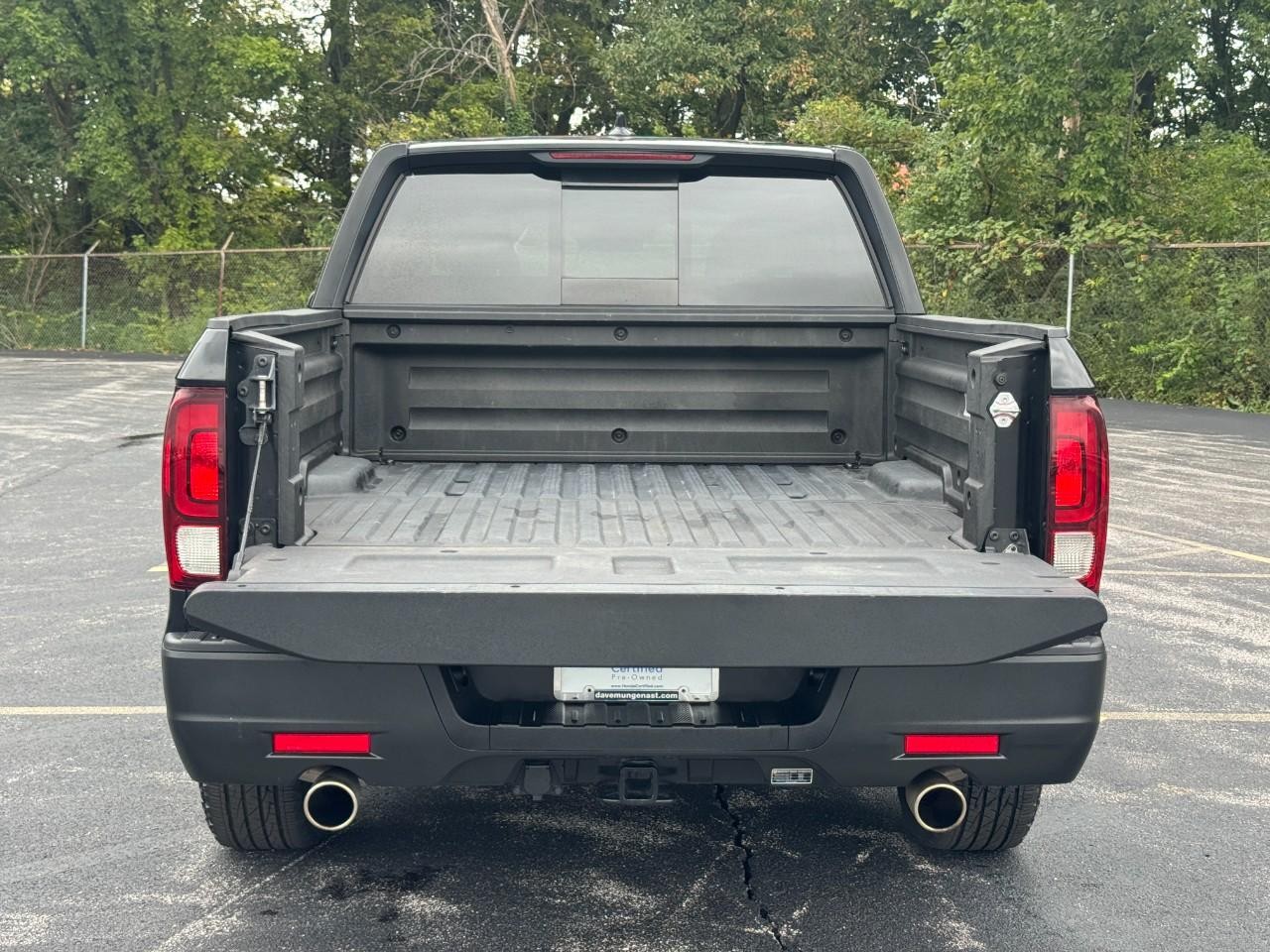 Honda Ridgeline Vehicle Full-screen Gallery Image 05