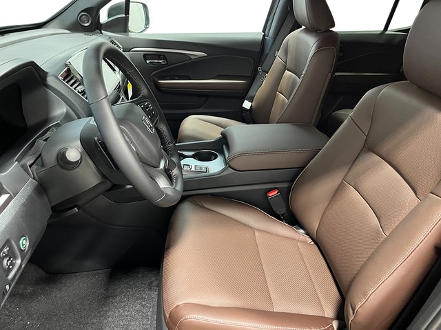 Honda Ridgeline Vehicle Full-screen Gallery Image 16