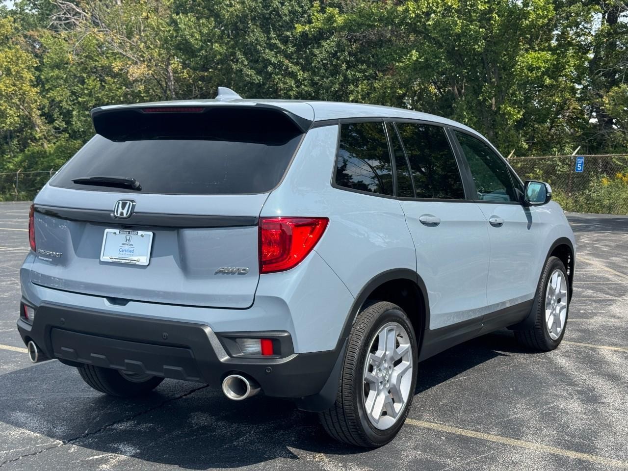 Honda Passport Vehicle Full-screen Gallery Image 04