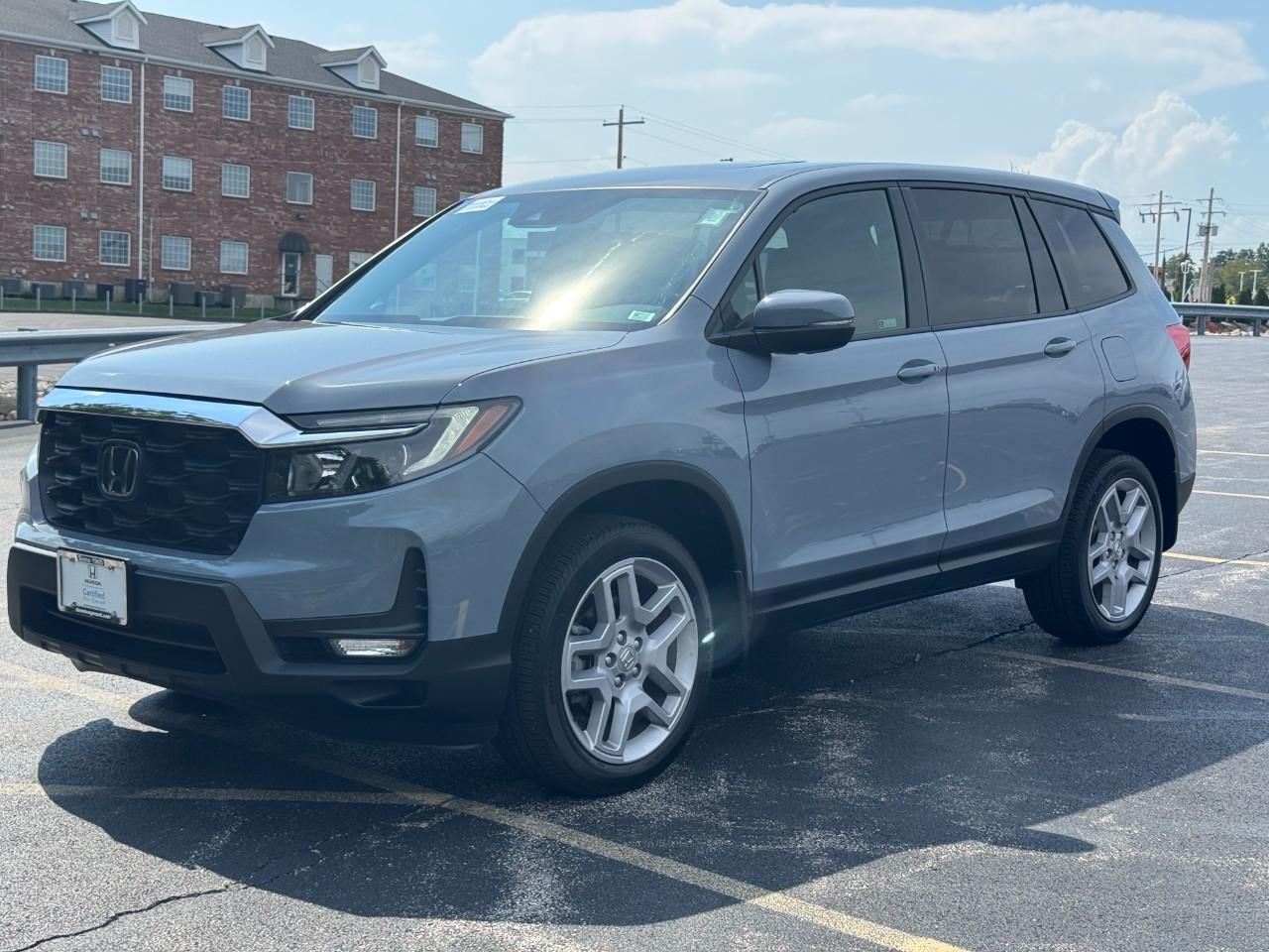 Honda Passport Vehicle Full-screen Gallery Image 09