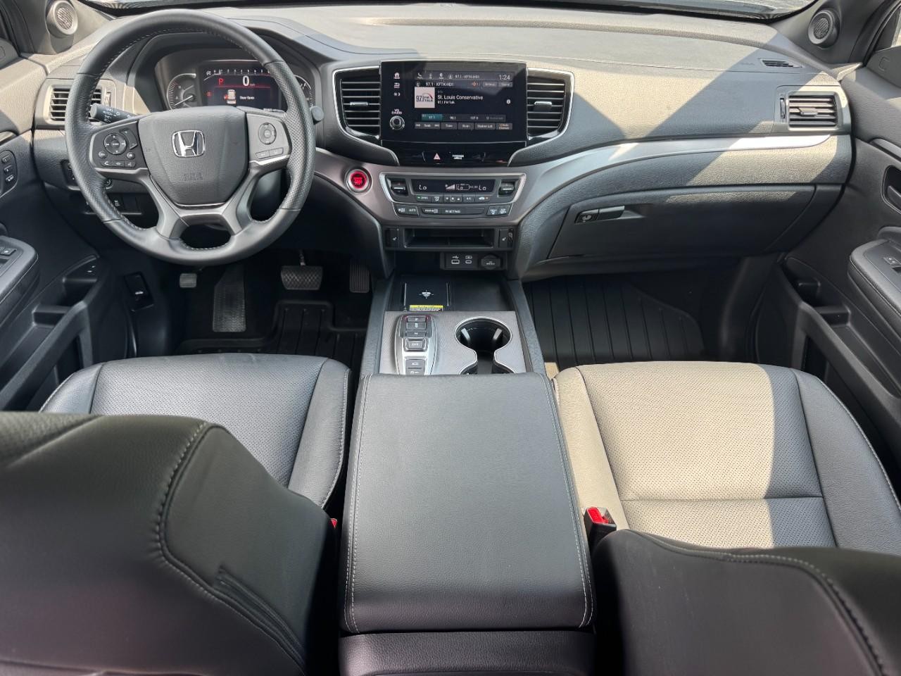 Honda Passport Vehicle Full-screen Gallery Image 13
