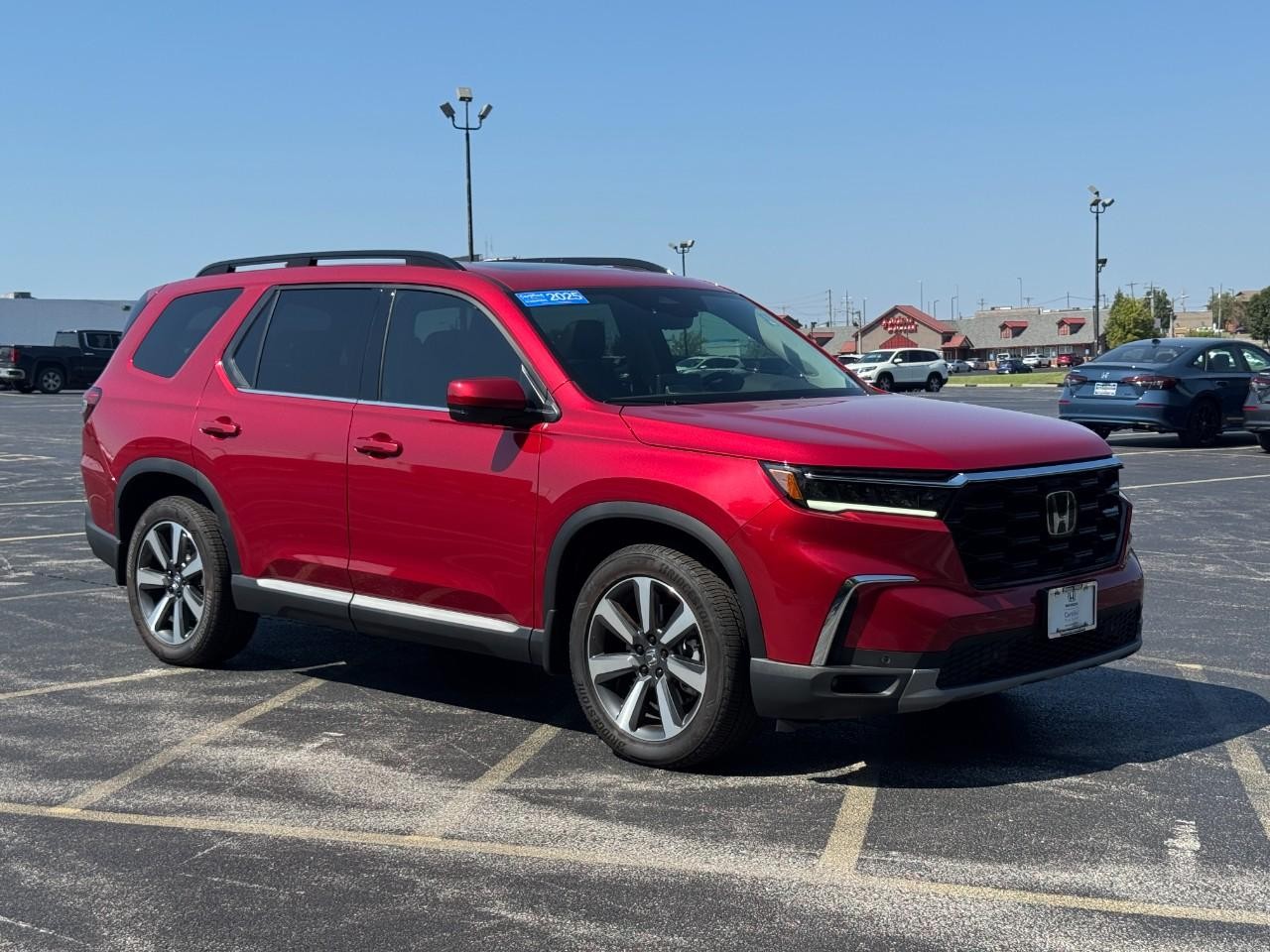 Honda Pilot Vehicle Full-screen Gallery Image 02