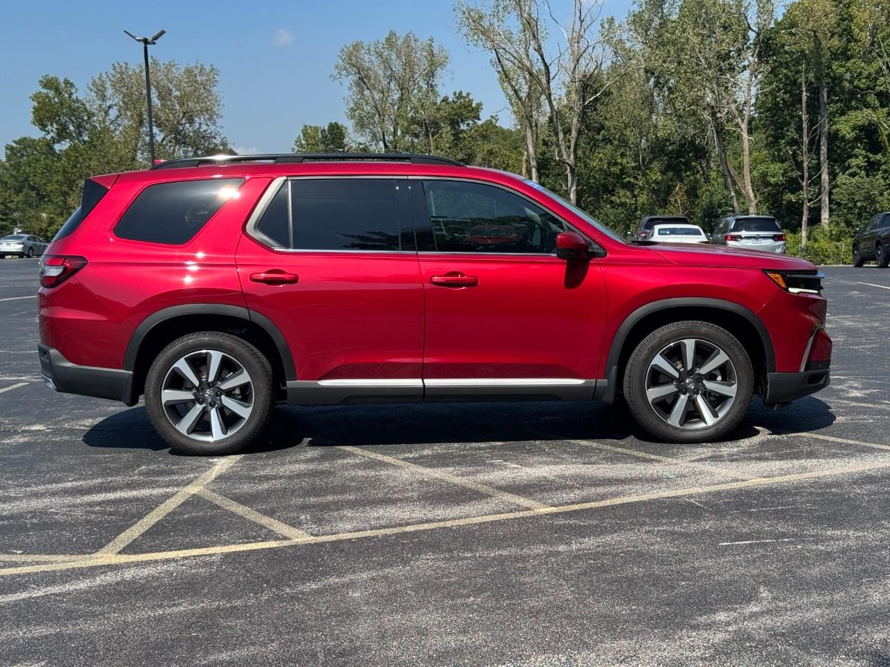 Honda Pilot Vehicle Full-screen Gallery Image 03