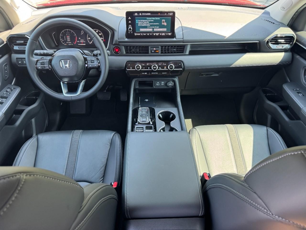 Honda Pilot Vehicle Full-screen Gallery Image 15